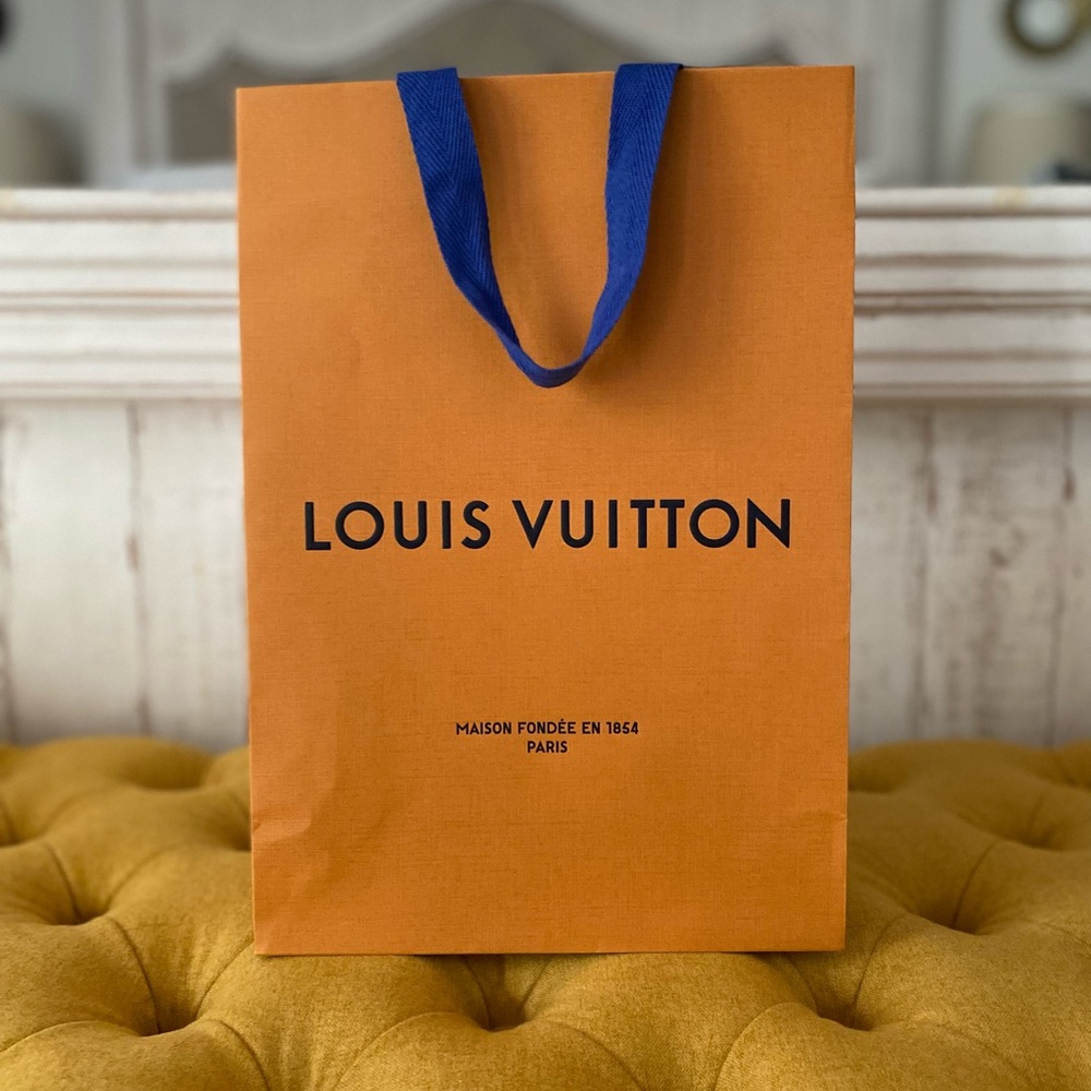💯 Authentic Louis Vuitton shopping bag!